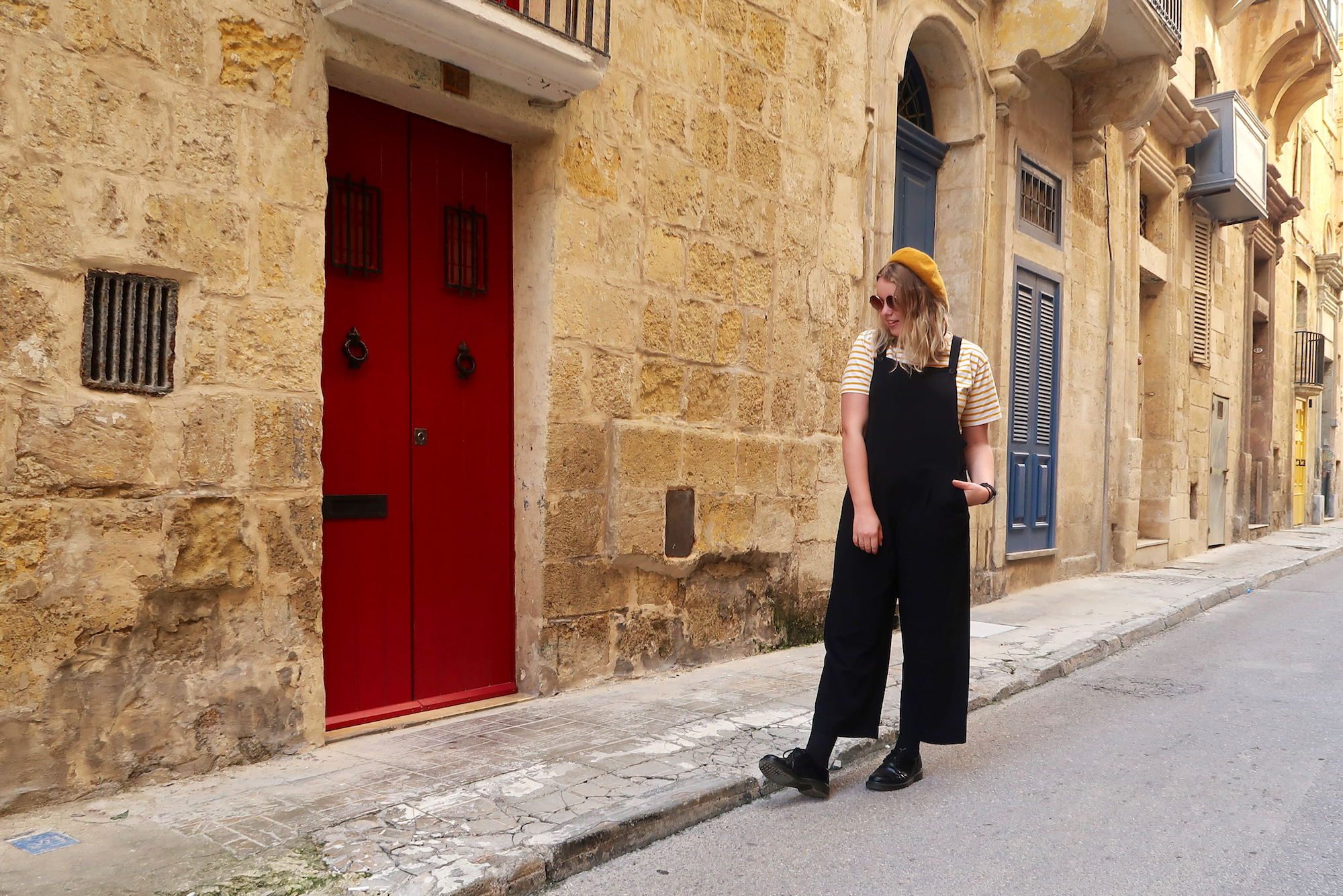 Outfit / black dungarees!